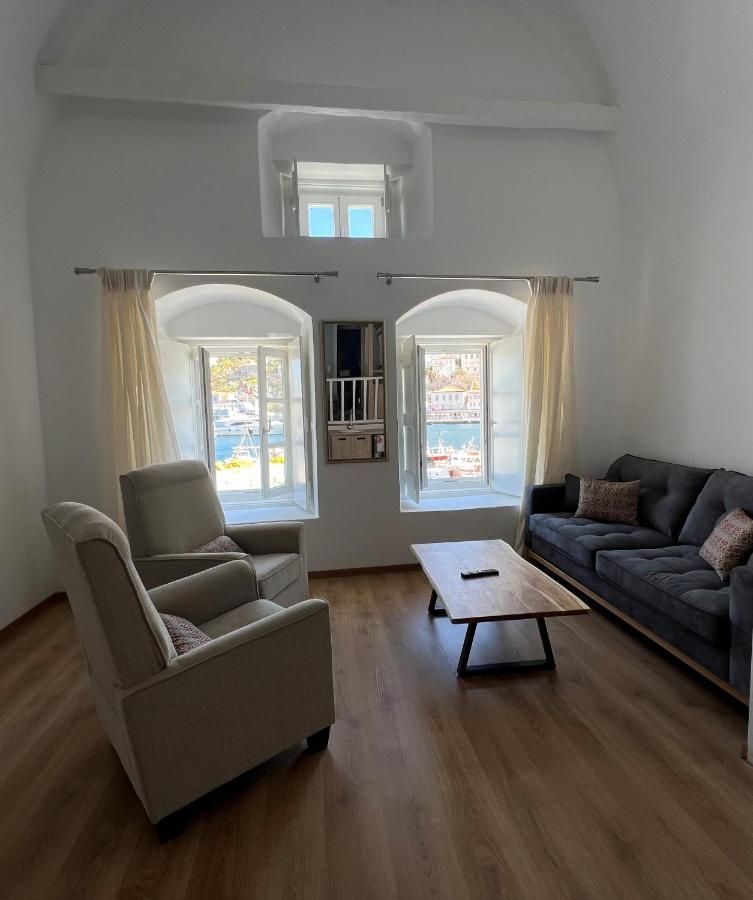 Douskos Port House Otel İdra Dış mekan fotoğraf